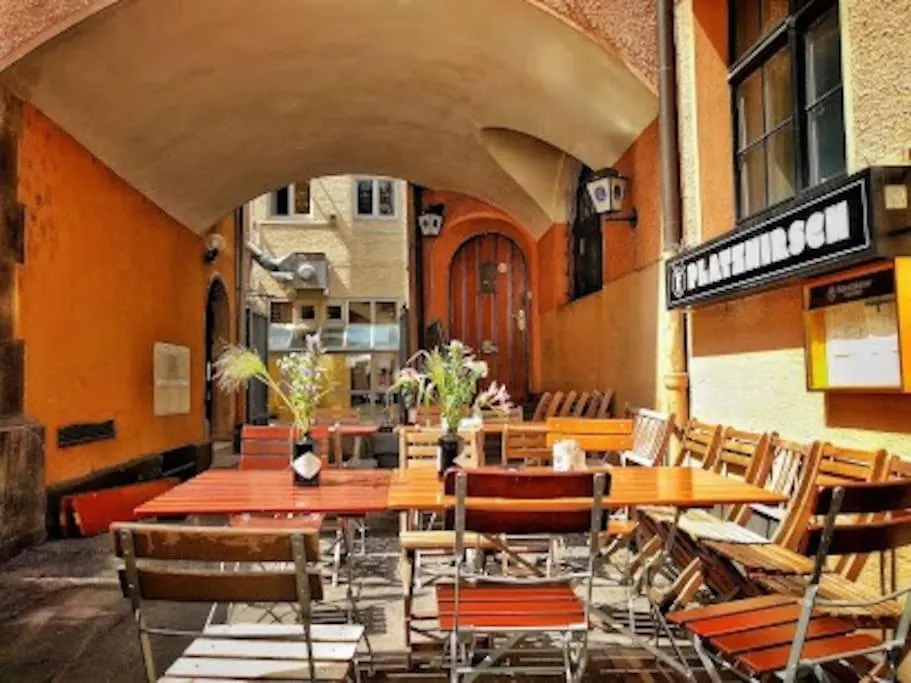 Zentrales Apt In Stuttgart, 3 Zimmer Fuer 10 Gaeste Apartment
