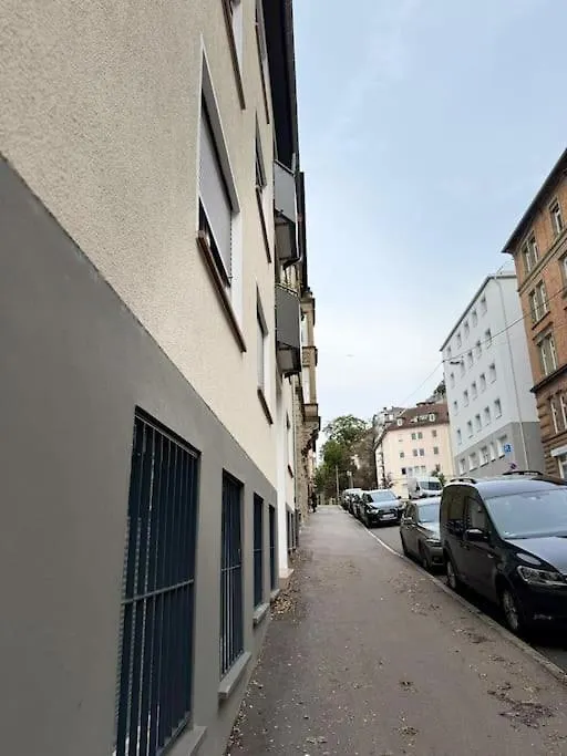 Zentrales Apt In Stuttgart, 3 Zimmer Fuer 10 Gaeste 0*, Stuttgart