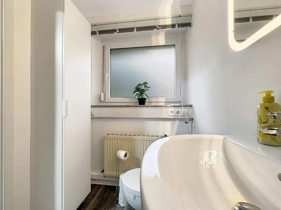 Zentrales Apt In Stuttgart, 3 Zimmer Fuer 10 Gaeste