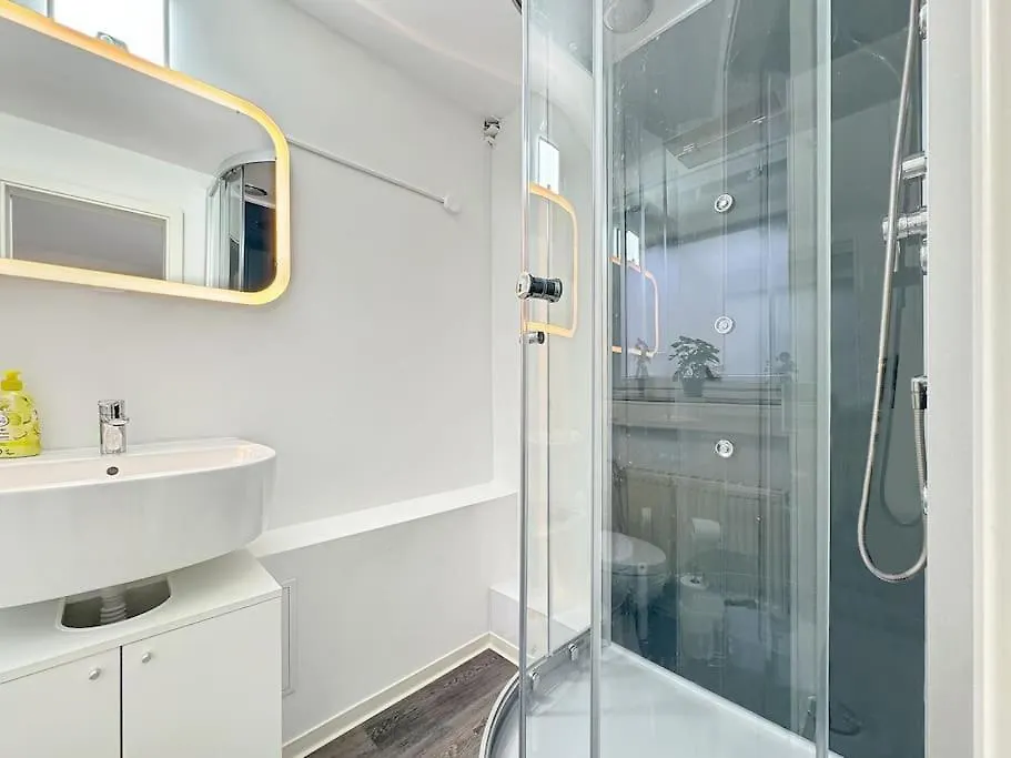 Apartment Zentrales Apt In Stuttgart, 3 Zimmer Fuer 10 Gaeste