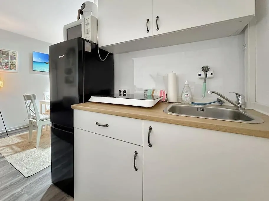 Apartment Zentrales Apt In Stuttgart, 3 Zimmer Fuer 10 Gaeste Germany