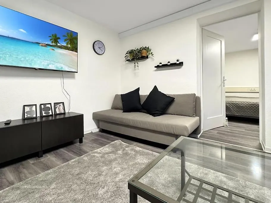 Zentrales Apt In Stuttgart, 3 Zimmer Fuer 10 Gaeste Apartment Stuttgart