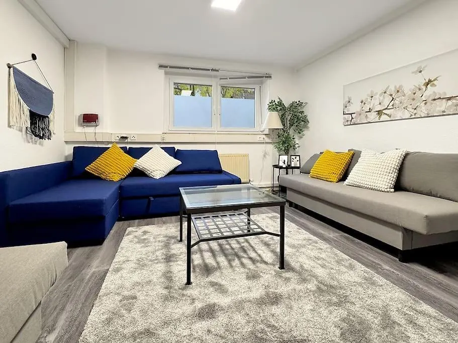 Apartment Zentrales Apt In Stuttgart, 3 Zimmer Fuer 10 Gaeste Germany